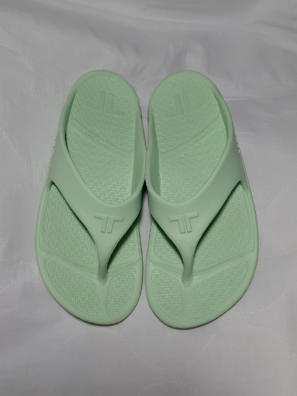 Telic Arch Support Women’s 9 & Men’s 8 Green Thong Sandals.